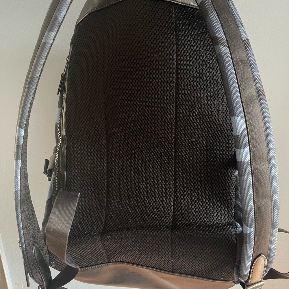 Coach Military Backbag - Picture 4 of 9